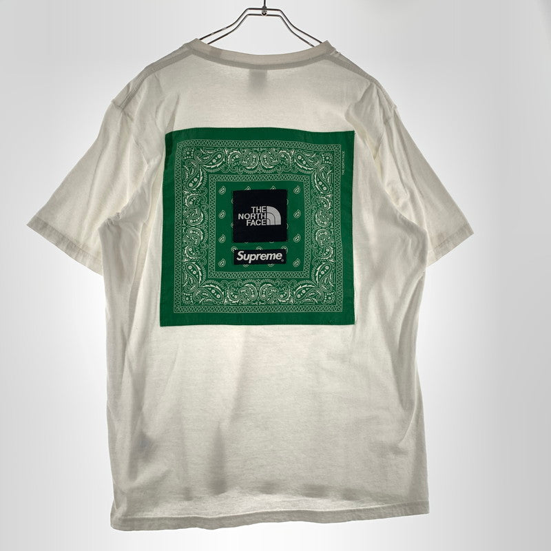 【中古品】【メンズ】 SUPREME シュプリーム × THE NORTH FACE ザ・ノースフェイス 別注 コラボ 22SS BANDANA TEE NT02209I バンダナ Tシャツ 半袖 トップス 149-260611-yo-03-tei サイズ：XL カラー：ホワイト 万代Net店