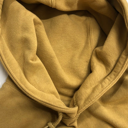【中古品】【メンズ】 STUSSY ステューシ FRONT LOGO PULLOVER PARKA 118425 フード ロゴ プリント プルーオーバー パーカー トップス パーカー 142-260609-sa-14-tei サイズ：L カラー：マスタード 万代Net店