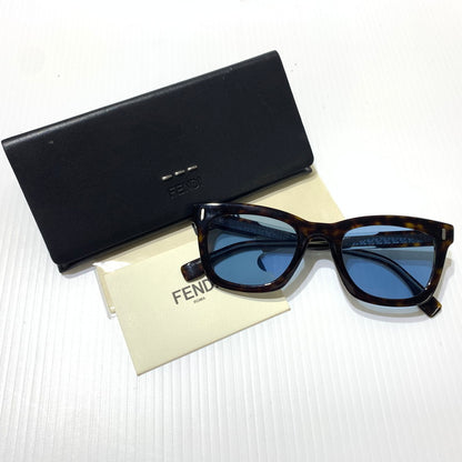 【中古品】【メンズ】 FENDI フェンディ SUNGLASSES FF M0101 アイウェア サングラス スクエア ウェリントン 203-260613-ko-09-tei サイズ：52□23-150 カラー：ブラウン 万代Net店