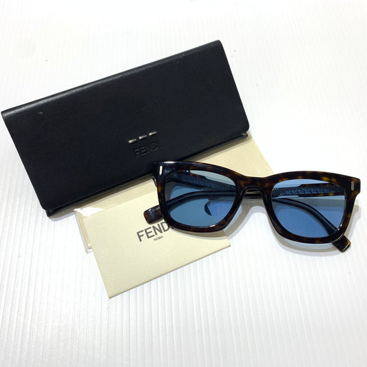 【中古品】【メンズ】 FENDI フェンディ SUNGLASSES FF M0101 アイウェア サングラス スクエア ウェリントン 203-260613-ko-09-tei サイズ：52□23-150 カラー：ブラウン 万代Net店