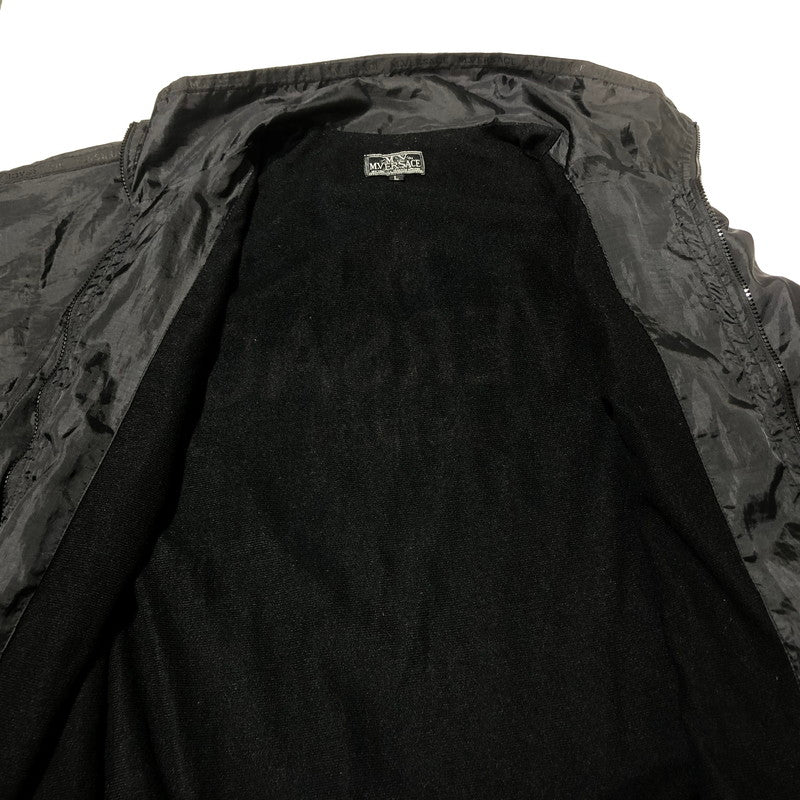 【中古品】【メンズ】 M.VERSAGE エム・ヴェルサーチェ 90's LOGO ZIP UP JACKET 90年代 ロゴ ジップ アップ ジャケット ライトアウター 141-260610-sa-08-tei サイズ：L カラー：ブラック 万代Net店
