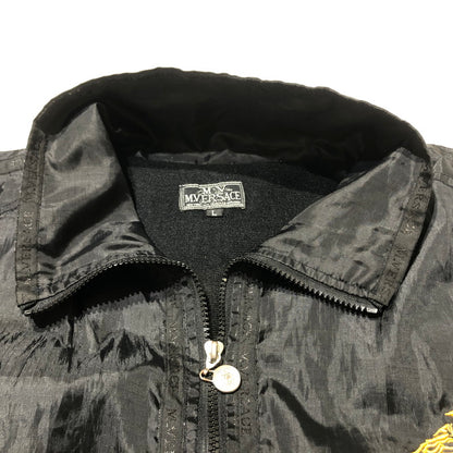 【中古品】【メンズ】 M.VERSAGE エム・ヴェルサーチェ 90's LOGO ZIP UP JACKET 90年代 ロゴ ジップ アップ ジャケット ライトアウター 141-260610-sa-08-tei サイズ：L カラー：ブラック 万代Net店