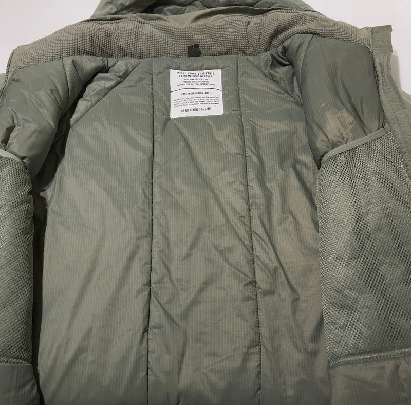 【中古品】【メンズ】 FREAK'S STORE フリークスストア LEVEL7 PUFFER JACKET 223-1534 レベル7 パファー ジャケット アウター 中綿 ナイロン 147-260610-sa-05-tei サイズ：L カラー：グレー系 万代Net店