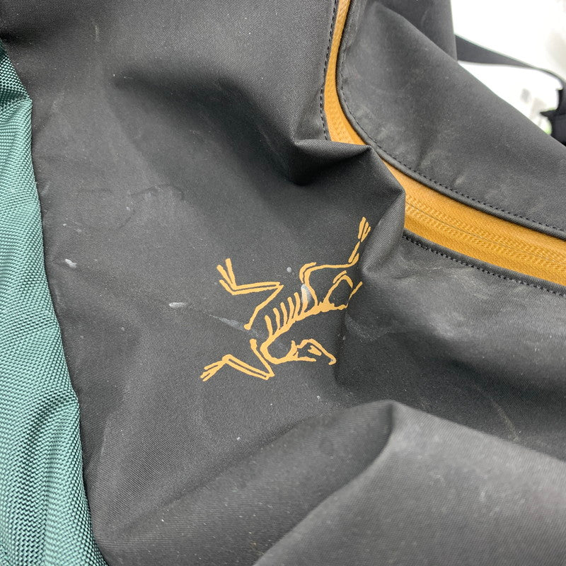 【現状渡し品】【メンズ】 ARC'TERYX アークテリクス ARRO 22 BACKPACK X000007969 アロー バッグパック カバン リュックサック デイパック 188-260613-ko-17-tei カラー：グリーン系/ブラック 万代Net店