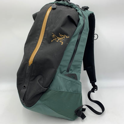 【現状渡し品】【メンズ】 ARC'TERYX アークテリクス ARRO 22 BACKPACK X000007969 アロー バッグパック カバン リュックサック デイパック 188-260613-ko-17-tei カラー：グリーン系/ブラック 万代Net店