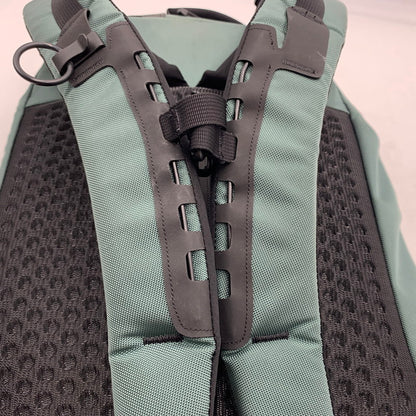 【現状渡し品】【メンズ】 ARC'TERYX アークテリクス ARRO 22 BACKPACK X000007969 アロー バッグパック カバン リュックサック デイパック 188-260613-ko-17-tei カラー：グリーン系/ブラック 万代Net店