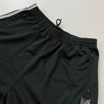 【中古品】【メンズ】 NEEDLES ニードルス H.D. TRACK PANT POLY SMOOTH SX410 ヒザデル トラックパンツ ポリスムース ボトムス 151-260612-yo-12-tei サイズ：M カラー：チャコール 万代Net店
