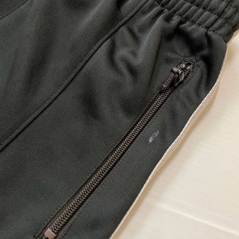 【中古品】【メンズ】 NEEDLES ニードルス H.D. TRACK PANT POLY SMOOTH SX410 ヒザデル トラックパンツ ポリスムース ボトムス 151-260612-yo-12-tei サイズ：M カラー：チャコール 万代Net店