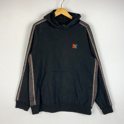 【中古品】【メンズ】 NEEDLES ニードルス × STUDIOUS ステュディオス 別注 コラボ SIDELINE GLITTER PULLOVER HOODIE MR450 サイドライン ラメ プルオーバー フーディ 長袖 トップス パーカー 140-260611-yo-06-tei サイズ：S カラー：ブラック 万代Net店