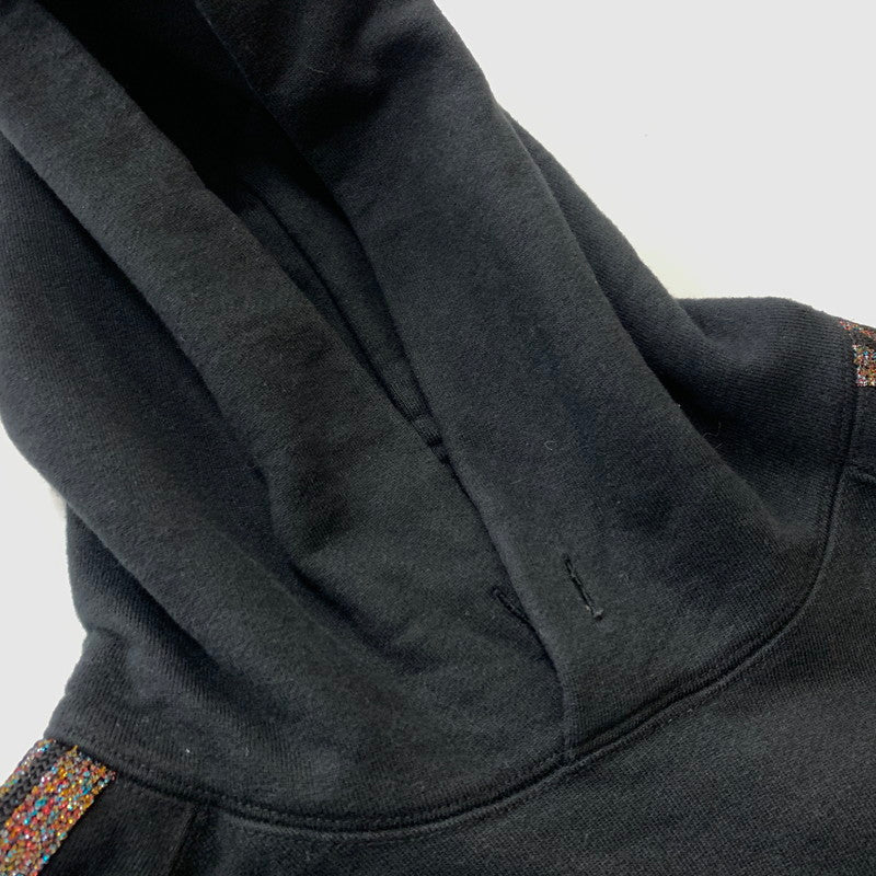 【中古品】【メンズ】 NEEDLES ニードルス × STUDIOUS ステュディオス 別注 コラボ SIDELINE GLITTER PULLOVER HOODIE MR450 サイドライン ラメ プルオーバー フーディ 長袖 トップス パーカー 140-260611-yo-06-tei サイズ：S カラー：ブラック 万代Net店