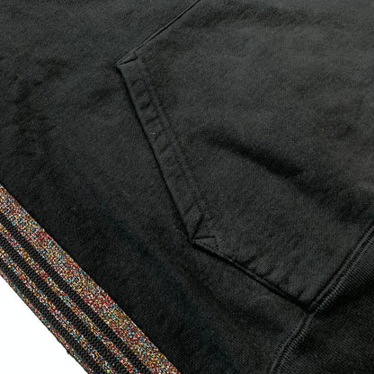 【中古品】【メンズ】 NEEDLES ニードルス × STUDIOUS ステュディオス 別注 コラボ SIDELINE GLITTER PULLOVER HOODIE MR450 サイドライン ラメ プルオーバー フーディ 長袖 トップス パーカー 140-260611-yo-06-tei サイズ：S カラー：ブラック 万代Net店