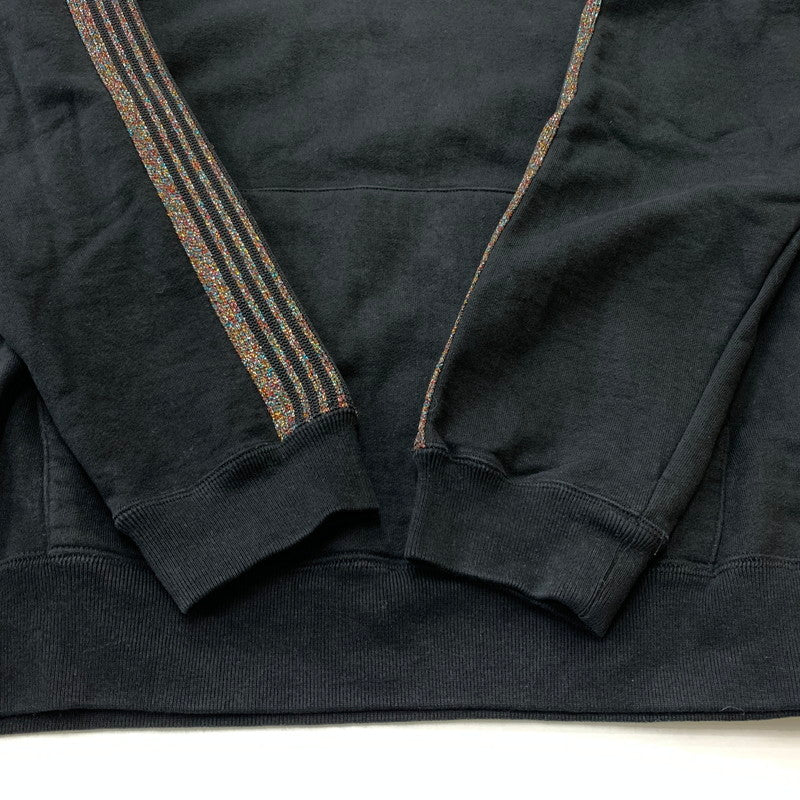 【中古品】【メンズ】 NEEDLES ニードルス × STUDIOUS ステュディオス 別注 コラボ SIDELINE GLITTER PULLOVER HOODIE MR450 サイドライン ラメ プルオーバー フーディ 長袖 トップス パーカー 140-260611-yo-06-tei サイズ：S カラー：ブラック 万代Net店