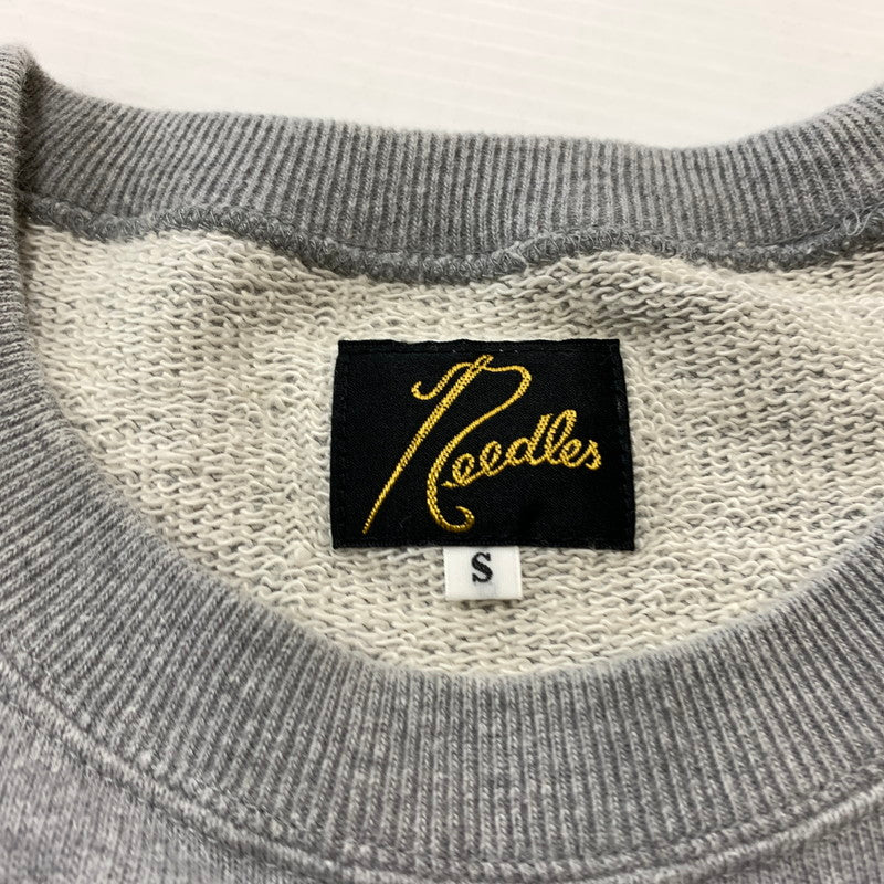 【中古品】【メンズ】 NEEDLES ニードルス × STUDIOUS ステュディオス 別注 コラボ 5ICONS PATCH SWEAT PO LQ378 アイコインズ パッチ スウェット 長袖 トップス トレーナー 140-260611-yo-09-tei サイズ：S カラー：グレー 万代Net店
