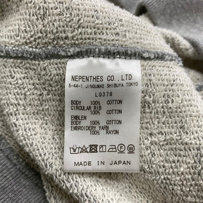 【中古品】【メンズ】 NEEDLES ニードルス × STUDIOUS ステュディオス 別注 コラボ 5ICONS PATCH SWEAT PO LQ378 アイコインズ パッチ スウェット 長袖 トップス トレーナー 140-260611-yo-09-tei サイズ：S カラー：グレー 万代Net店