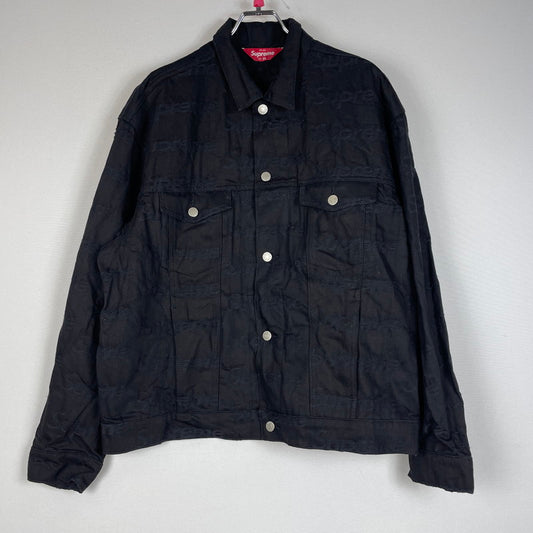 【中古品】【メンズ】 SUPREME シュプリーム 25FW JACQUARD LOGOS DENIM TRUCKER JACKET ジャガード ロゴ デニムトラッカー ジャケット ライトアウター Gジャン 149-260612-yo-01-tei サイズ：XL カラー：ブラック 万代Net店
