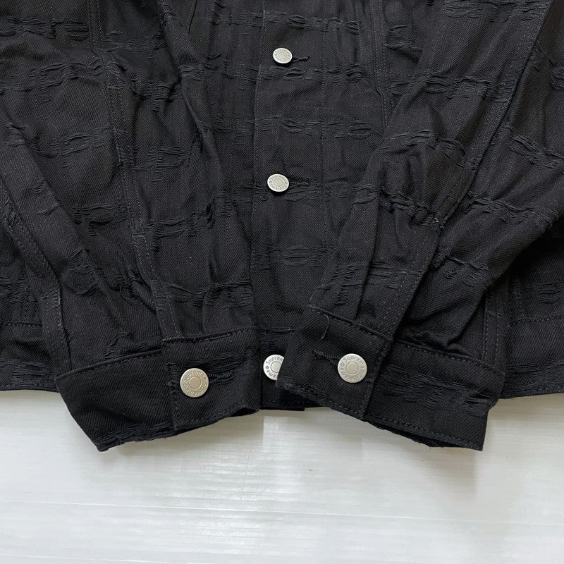 【中古品】【メンズ】 SUPREME シュプリーム 25FW JACQUARD LOGOS DENIM TRUCKER JACKET ジャガード ロゴ デニムトラッカー ジャケット ライトアウター Gジャン 149-260612-yo-01-tei サイズ：XL カラー：ブラック 万代Net店