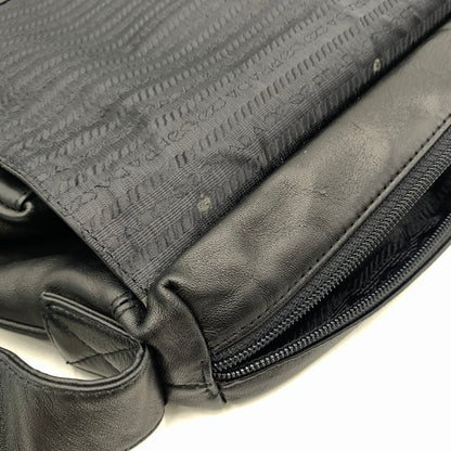 【現状渡し品】【メンズ】 PRADA プラダ MESSENGER LEATHER BAG メッセンジャー レザー バッグ カバン ショルダーバッグ 180-260615-ko-03-tei カラー：ブラック 万代Net店