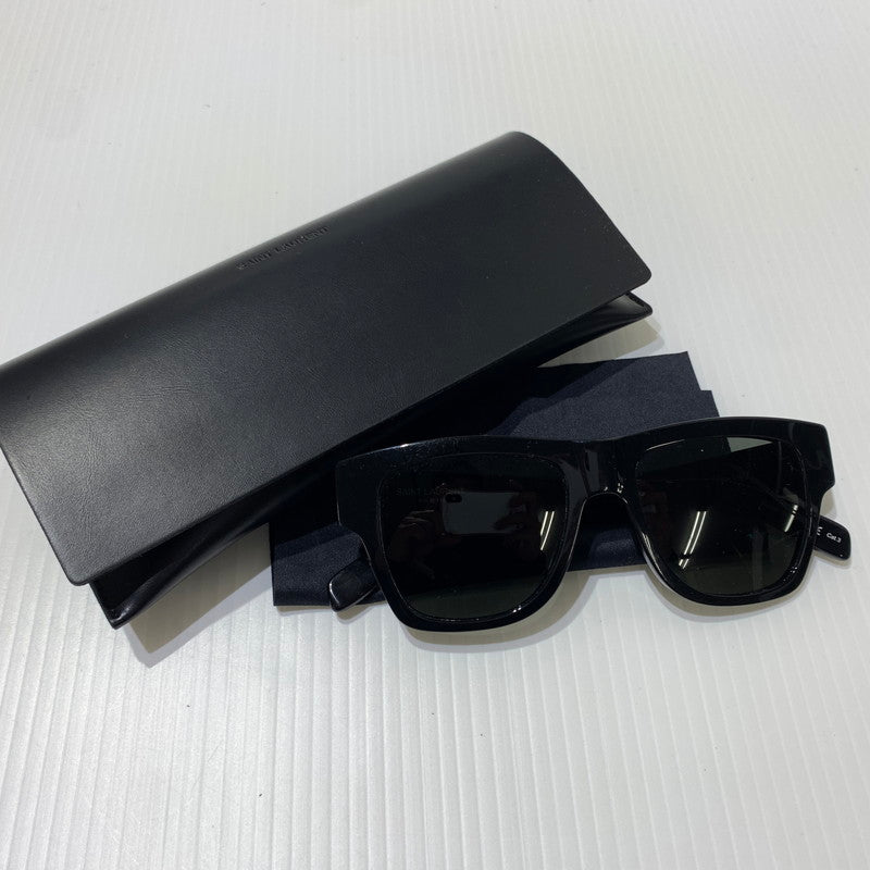 【中古品】【メンズ】 Saint Laurent サンローラン SUNGLASSES SL.142-001 サングラス アイウェア 黒縁フレーム 203-260622-ko-19-tei サイズ：51□19-140 カラー：ブラック 万代Net店