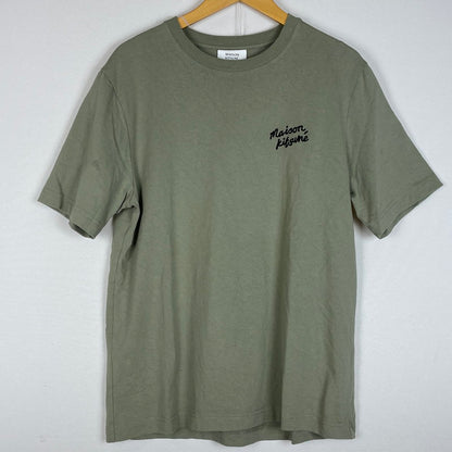 【中古品】【メンズ】 MAISON KITSUNE メゾン キツネ HANDWRITING COMFORT TEE MM00126KJ7025 ハンドライティング コンフォート Tシャツ 半袖 トップス 141-260614-sa-01-tei サイズ：XS カラー：カーキ 万代Net店