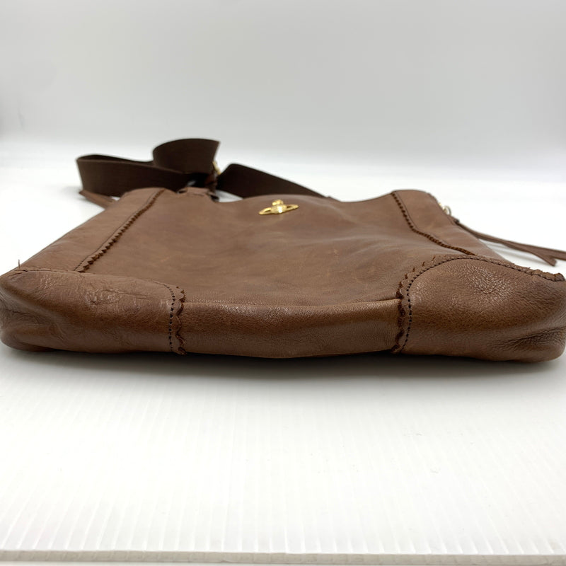 【中古品】【メンズ】 Vivienne Westwood ヴィヴィアン・ウエストウッド ORB SHOULDER BAG オーブ ショルダーバッグ カバン レザーバッグ 188-260723-ko-04-tei カラー：ブラウン 万代Net店