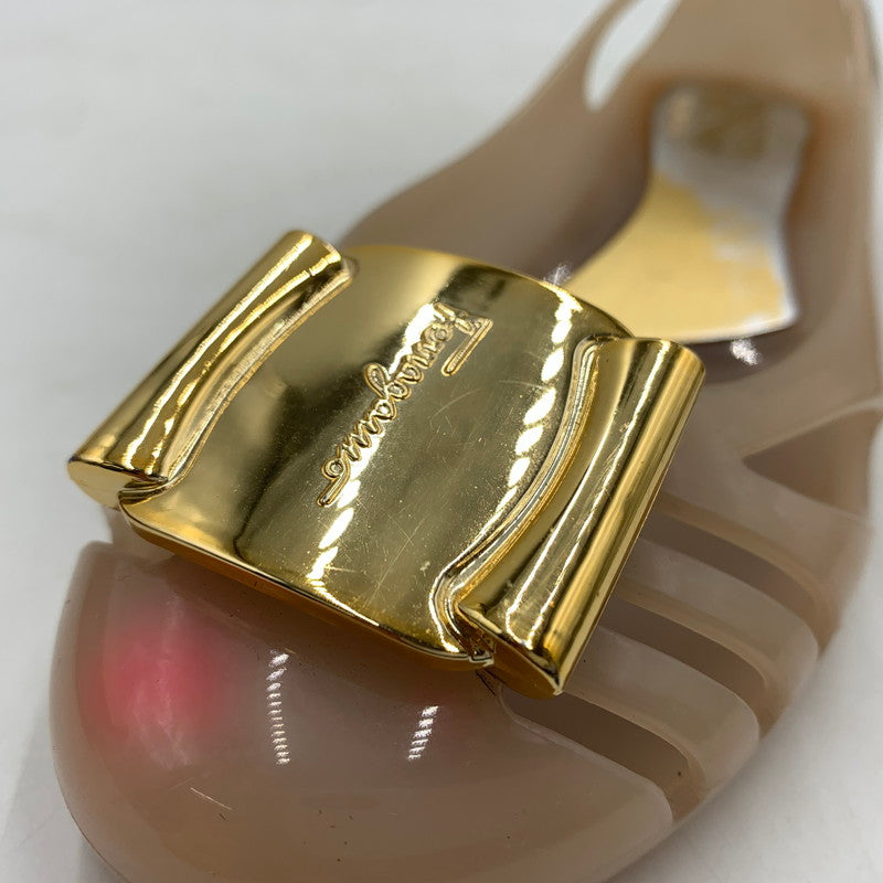 【現状渡し品】【レディース】 Salvatore Ferragamo サルヴァトーレ・フェラガモ RUBBER PUMPS ラバーパンプス 靴 サンダルシューズ 167-260622-ko-21-tei サイズ：7 カラー：ベージュ 万代Net店