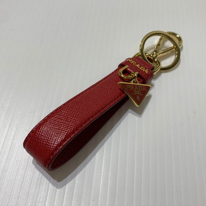 【中古品】【メンズ/レディース】 PRADA プラダ KEYHOLDER 1PP142 キーホルダー アクセサリー レザーキーチェーン 183-260622-ko-06-tei カラー：レッド 万代Net店