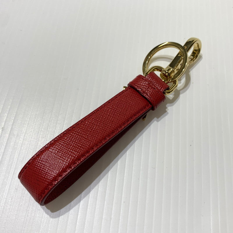 【中古品】【メンズ/レディース】 PRADA プラダ KEYHOLDER 1PP142 キーホルダー アクセサリー レザーキーチェーン 183-260622-ko-06-tei カラー：レッド 万代Net店