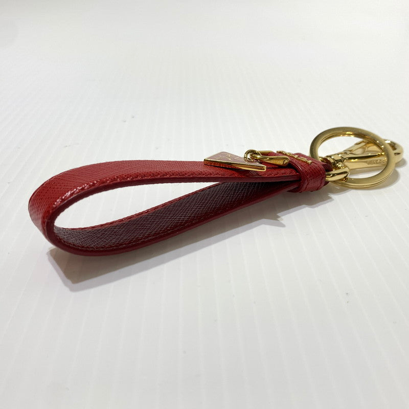 【中古品】【メンズ/レディース】 PRADA プラダ KEYHOLDER 1PP142 キーホルダー アクセサリー レザーキーチェーン 183-260622-ko-06-tei カラー：レッド 万代Net店
