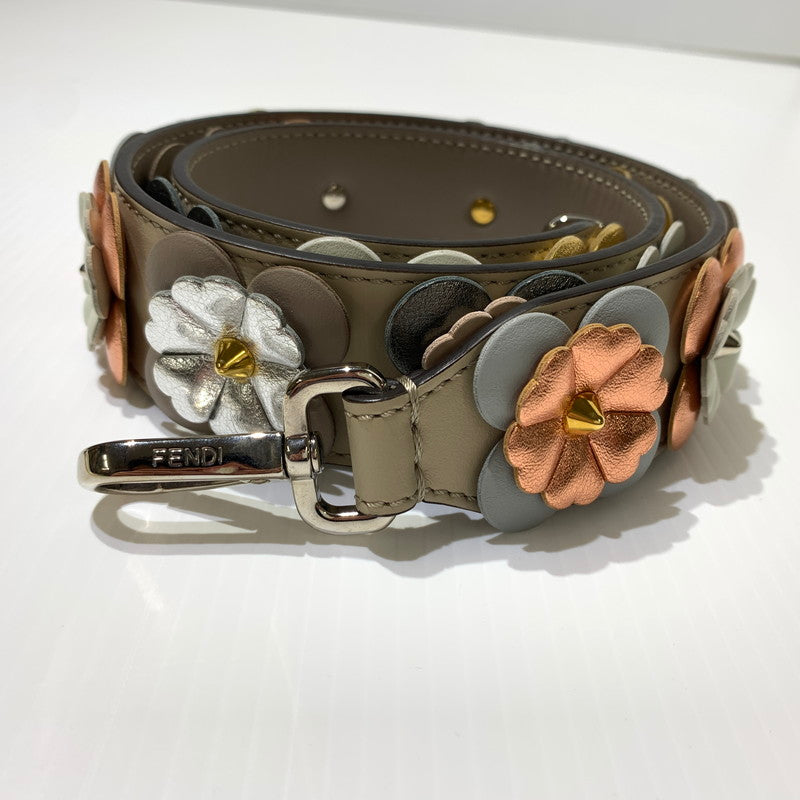 【中古品】【メンズ/レディース】 FENDI フェンディ FLOWER SHOULDER STRAP フラワーショルダー ストラップ カバン アクセサリー 182-260622-ko-03-tei カラー：ベージュ 万代Net店