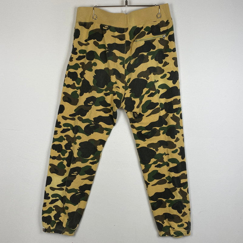 【現状渡し品】【メンズ】 A BATHING APE ア ベイシング エイプ APE CAMO SWEAT PANTS エイプ カモ スウェット パンツ ボトムス 153-260623-sa-08-tei サイズ：L カラー：総柄 万代Net店