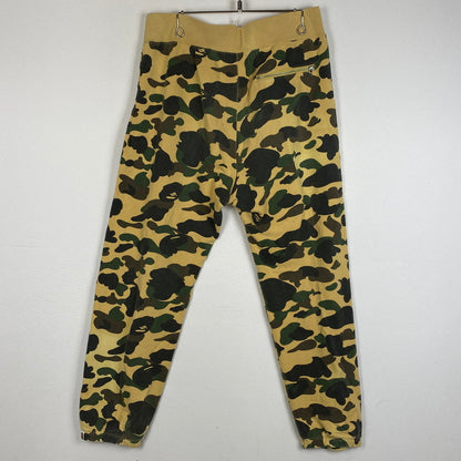 【現状渡し品】【メンズ】 A BATHING APE ア ベイシング エイプ APE CAMO SWEAT PANTS エイプ カモ スウェット パンツ ボトムス 153-260623-sa-08-tei サイズ：L カラー：総柄 万代Net店