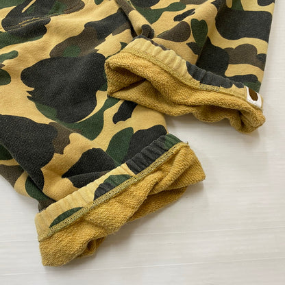 【現状渡し品】【メンズ】 A BATHING APE ア ベイシング エイプ APE CAMO SWEAT PANTS エイプ カモ スウェット パンツ ボトムス 153-260623-sa-08-tei サイズ：L カラー：総柄 万代Net店