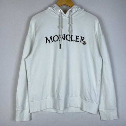 【中古品】【メンズ】 MONCLER モンクレール LOGO PATCH HOODIE I20938G00026 89A1K ロゴパッチ フーディー トップス プルオーバーパーカー 141-260622-ss-04-tei サイズ：S/※後ろ汚れあり カラー：ホワイト 万代Net店