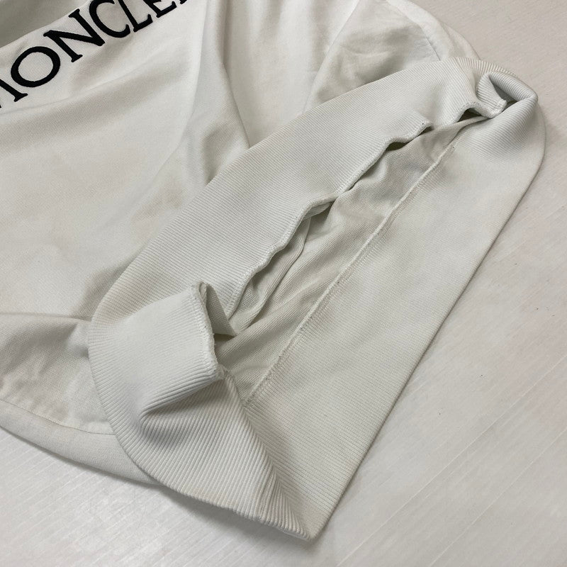 【中古品】【メンズ】 MONCLER モンクレール LOGO PATCH HOODIE I20938G00026 89A1K ロゴパッチ フーディー トップス プルオーバーパーカー 141-260622-ss-04-tei サイズ：S/※後ろ汚れあり カラー：ホワイト 万代Net店