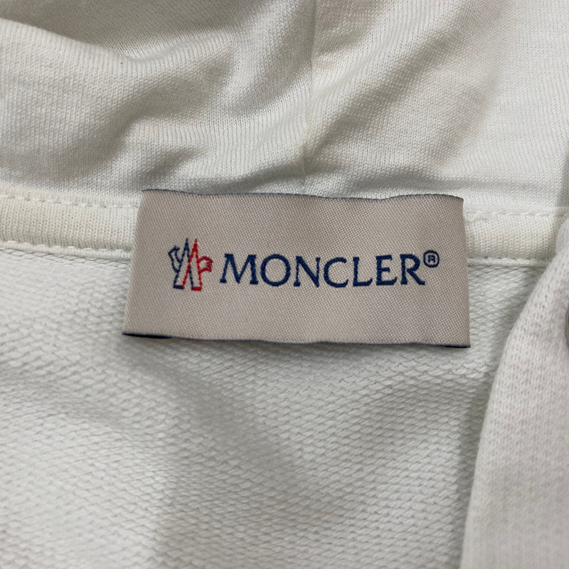 【中古品】【メンズ】 MONCLER モンクレール LOGO PATCH HOODIE I20938G00026 89A1K ロゴパッチ フーディー トップス プルオーバーパーカー 141-260622-ss-04-tei サイズ：S/※後ろ汚れあり カラー：ホワイト 万代Net店