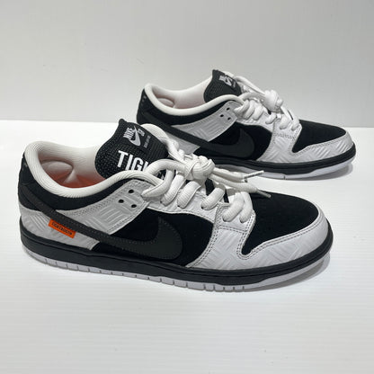 【中古品】【メンズ】 NIKE ナイキ × TIGHTBOOTH PRODUCTION タイトブース プロダクション 別注 コラボ SB DUNKLOW PRO QS FD2629-100 ダンク ロー プロ スニーカー 靴 シューズ 160-260715-ko-03-tei サイズ：26.5cm カラー：ブラック/ホワイト 万代Net店