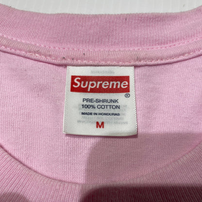 【中古品】【メンズ】 Supreme シュプリーム 25FW FUCKIN BLOWOUT S/S TEE ファッキンブローアウト ショートスリーブTシャツ 半袖トップス 149-260625-ss-01-tei サイズ：M カラー：ライトピンク 万代Net店