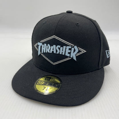 【中古品】【メンズ】 NEW ERA ニューエラ × THRASHER スラッシャー 別注 コラボ LOGO CAP ロゴキャップ 帽子 ベースボールキャップ 185-260805-ko-03-tei サイズ：56.8cm カラー：ブラック 万代Net店
