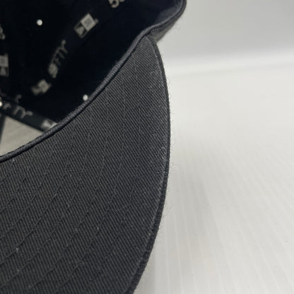 【中古品】【メンズ】 NEW ERA ニューエラ × THRASHER スラッシャー 別注 コラボ LOGO CAP ロゴキャップ 帽子 ベースボールキャップ 185-260805-ko-03-tei サイズ：56.8cm カラー：ブラック 万代Net店