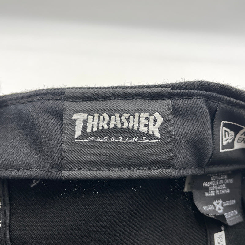 【中古品】【メンズ】 NEW ERA ニューエラ × THRASHER スラッシャー 別注 コラボ LOGO CAP ロゴキャップ 帽子 ベースボールキャップ 185-260805-ko-03-tei サイズ：56.8cm カラー：ブラック 万代Net店