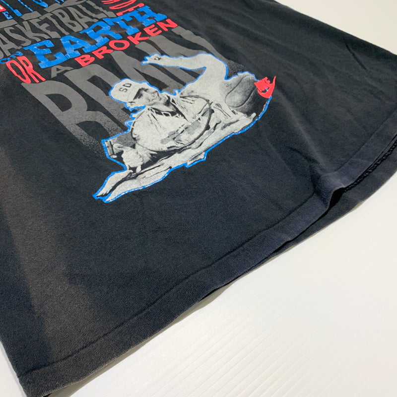【現状渡し品】【メンズ】 NIKE ナイキ 90's GRAPHIC S/S TEE 90年代 グラフィック ショートスリーブ Tシャツ 半袖 トップス 148-260626-ko-02-tei サイズ：M カラー：ブラック 万代Net店