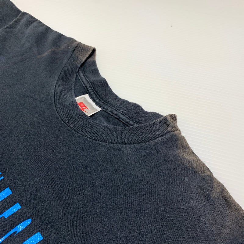 【現状渡し品】【メンズ】 NIKE ナイキ 90's GRAPHIC S/S TEE 90年代 グラフィック ショートスリーブ Tシャツ 半袖 トップス 148-260626-ko-02-tei サイズ：M カラー：ブラック 万代Net店
