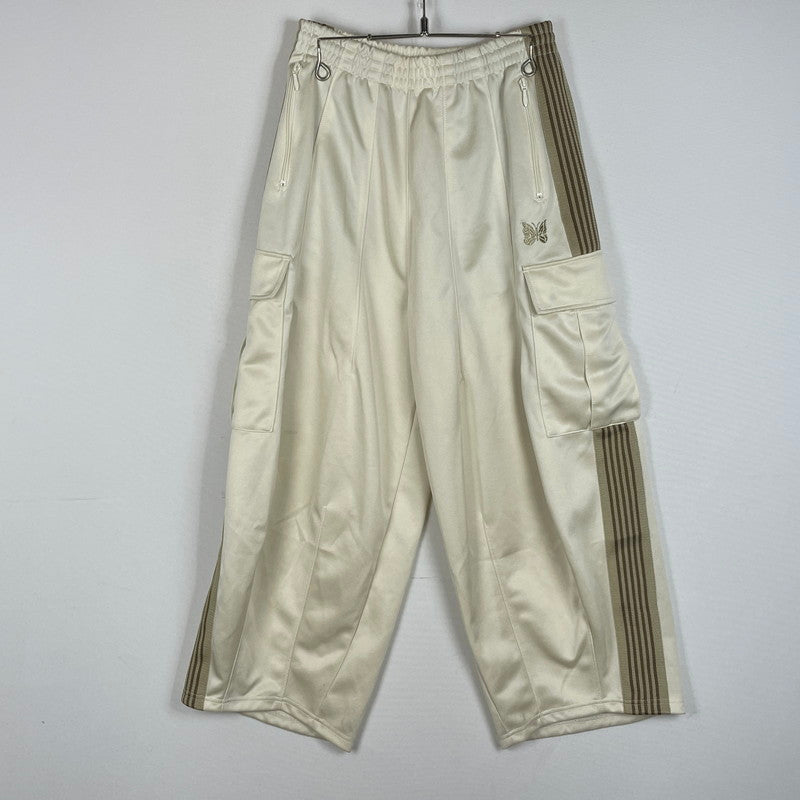 【中古品】【メンズ】 NEEDLES ニードルズ × THE GALLAY BOX ザ ギャラリー ボックス 別注コラボ H.D TRACK PANT QV1661 ヒザデル トラック パンツ ボトムス 151-260626-sa-13-tei サイズ：XS カラー：ホワイト 万代Net店