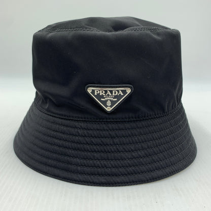【中古品】【メンズ】 PRADA プラダ TRIANGLE LOGO NYLON BUCKET HAT 2HC137 トライアングルロゴ ナイロン バケット ハット 帽子 182-260630-yo-04-tei サイズ：L カラー：ブラック 万代Net店