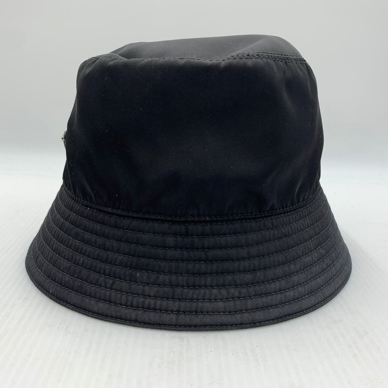 【中古品】【メンズ】 PRADA プラダ TRIANGLE LOGO NYLON BUCKET HAT 2HC137 トライアングルロゴ ナイロン バケット ハット 帽子 182-260630-yo-04-tei サイズ：L カラー：ブラック 万代Net店
