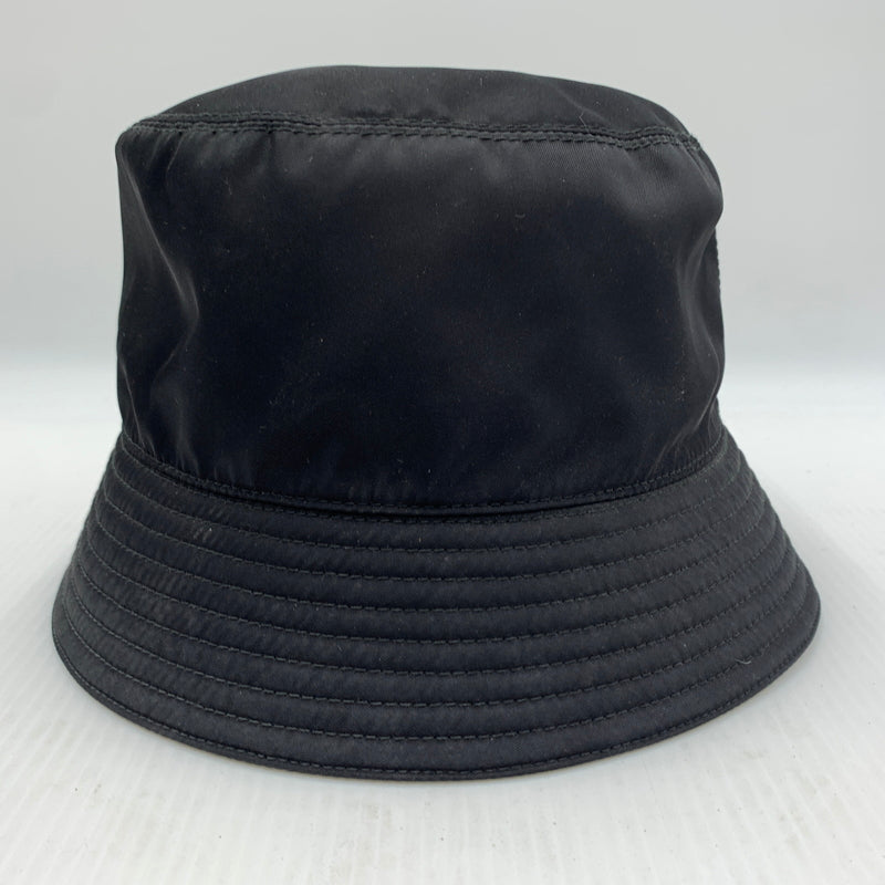 【中古品】【メンズ】 PRADA プラダ TRIANGLE LOGO NYLON BUCKET HAT 2HC137 トライアングルロゴ ナイロン バケット ハット 帽子 182-260630-yo-04-tei サイズ：L カラー：ブラック 万代Net店