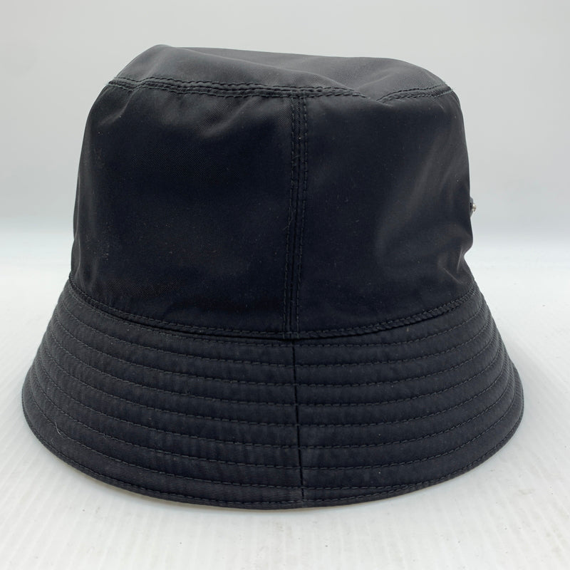 【中古品】【メンズ】 PRADA プラダ TRIANGLE LOGO NYLON BUCKET HAT 2HC137 トライアングルロゴ ナイロン バケット ハット 帽子 182-260630-yo-04-tei サイズ：L カラー：ブラック 万代Net店
