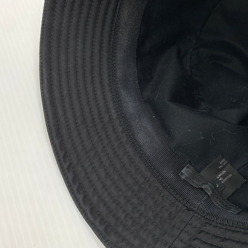 【中古品】【メンズ】 PRADA プラダ TRIANGLE LOGO NYLON BUCKET HAT 2HC137 トライアングルロゴ ナイロン バケット ハット 帽子 182-260630-yo-04-tei サイズ：L カラー：ブラック 万代Net店