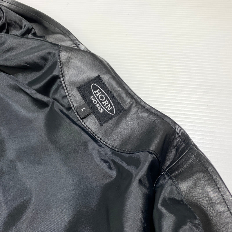 【中古品】【メンズ】 Horn Works ホーンワークス LEATHER VEST WITH CONCHO BUTTONS レザー ベスト コンチョ ボタン ライトアウター 本革 145-260627-ko-11-tei サイズ：L カラー：ブラック 万代Net店