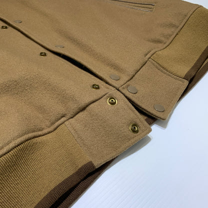 【現状渡し品】【メンズ】 master-piece マスターピース × IRIE LIFE アイリーライフ 別注 コラボ WOOL HOODIE STUDIUM JACKET ウール フーディ スタジアム ジャケット アウター スタジャン 142-260629-ko-09-tei サイズ：XL カラー：ベージュ 万代Net店